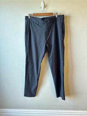 lululemon 36 Tall athletica black waistband with gray care tag